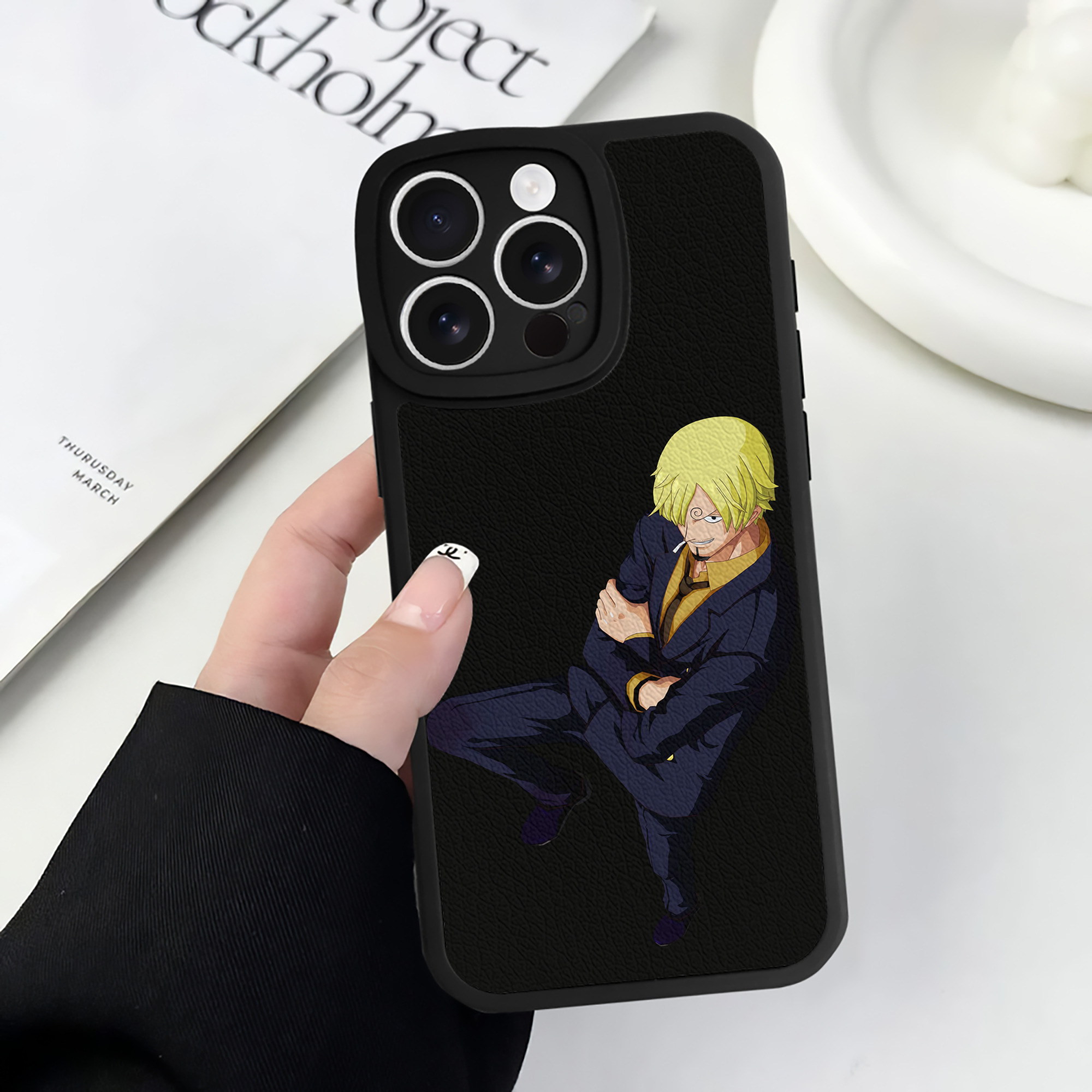 （画像用） ワンピース サンジ ONE PIECE Sanji 【iPhone 16シリーズ対応】シリコンスマホケース（レザー調） 材質：シリコン